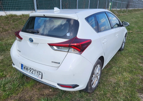 Toyota Auris cena 54000 przebieg: 164000, rok produkcji 2017 z Warszawa małe 121